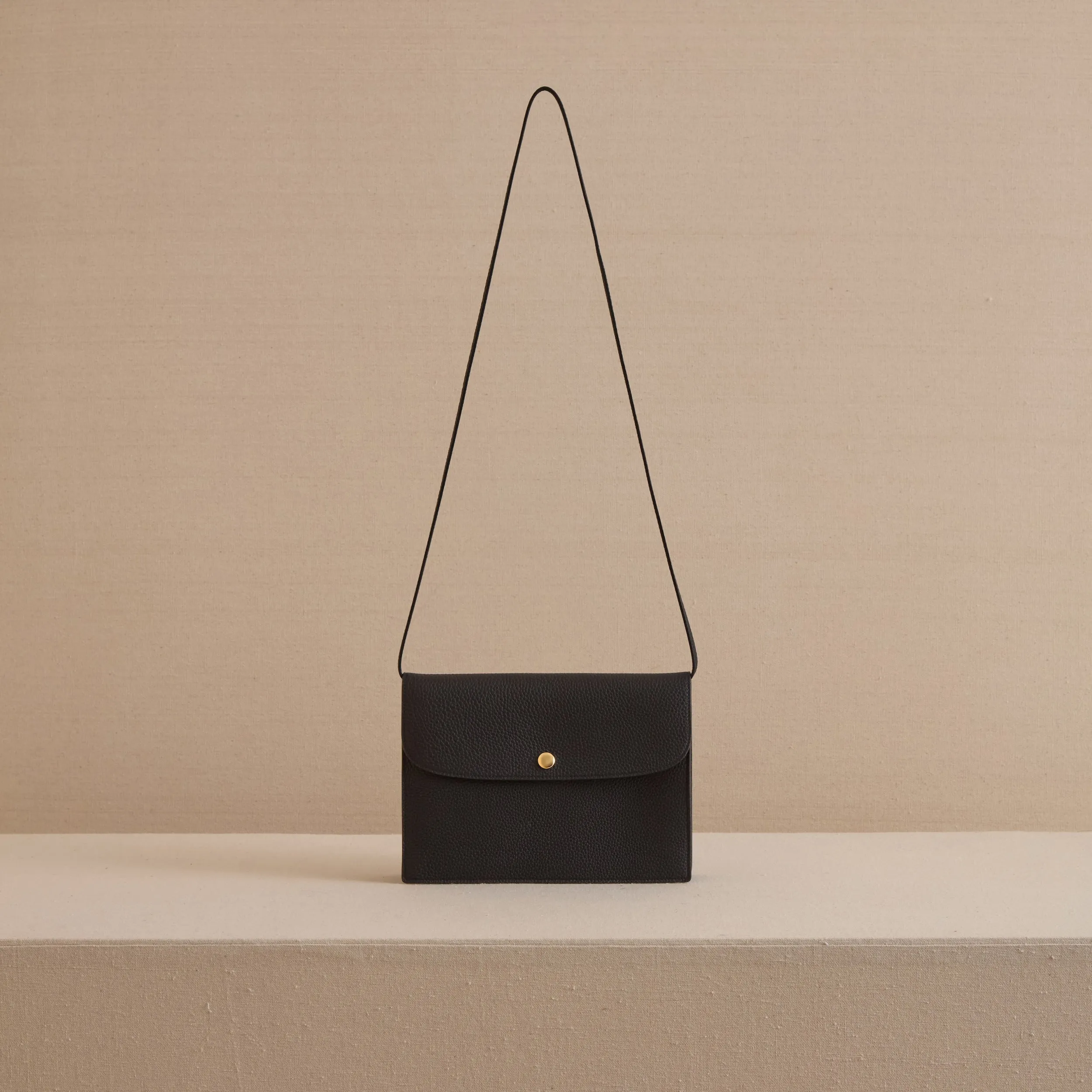 Skip Pouch in Black